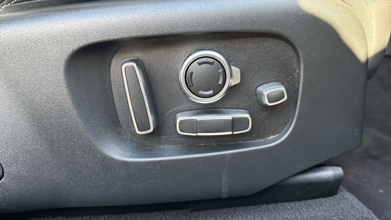 Land Rover Range Rover Velar 2.0 P400e R-Dynamic HSE 5dr Auto Estate